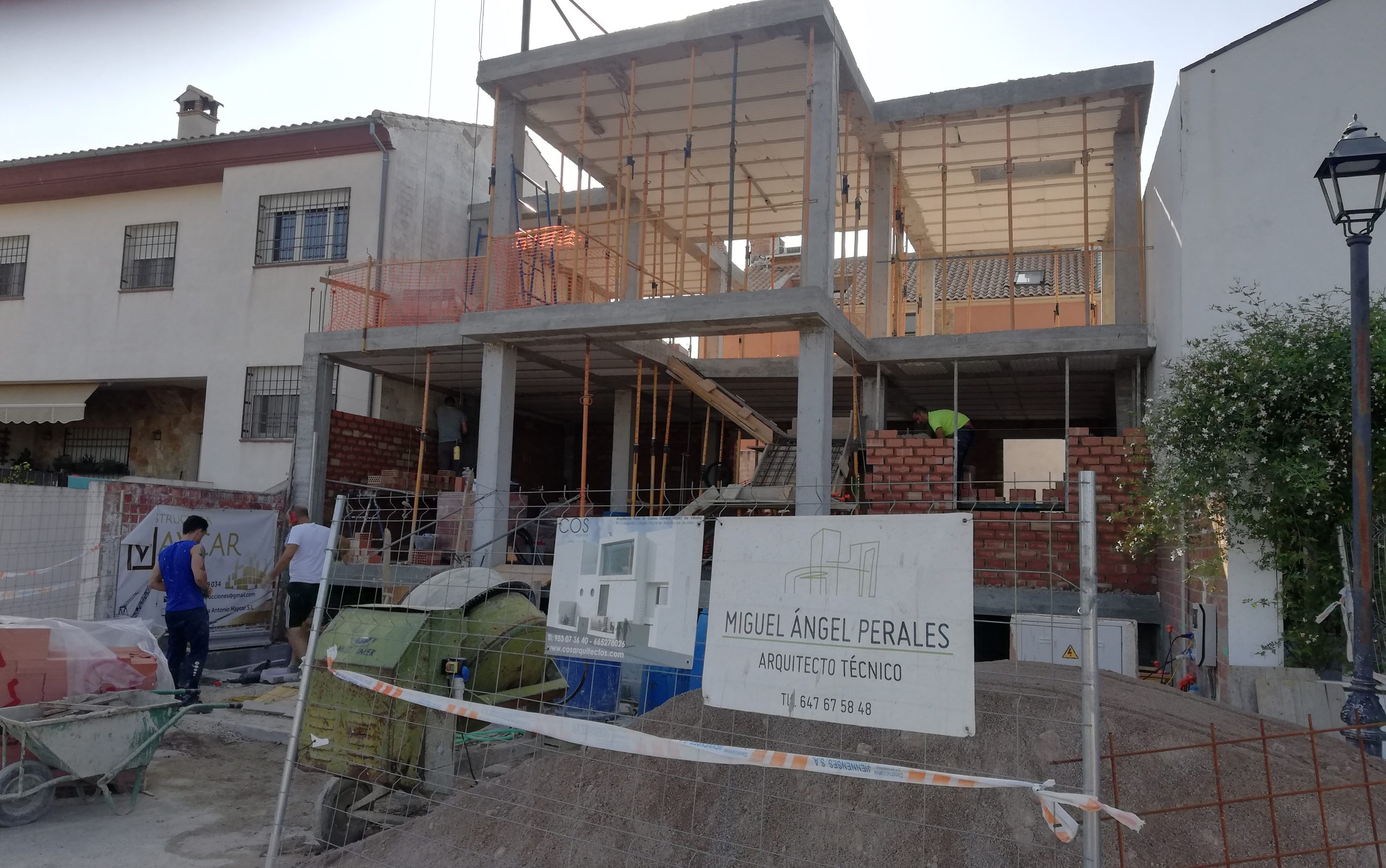 Construcción casa por Miguel Ángel Perales, arquitecto director de obra Jaén de viviendas y reformas